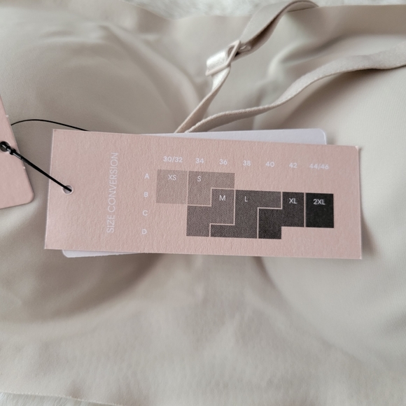 🌻CALVIN KLEIN BRAND NEW BRALETTE SIZE M - Picture 7 of 7